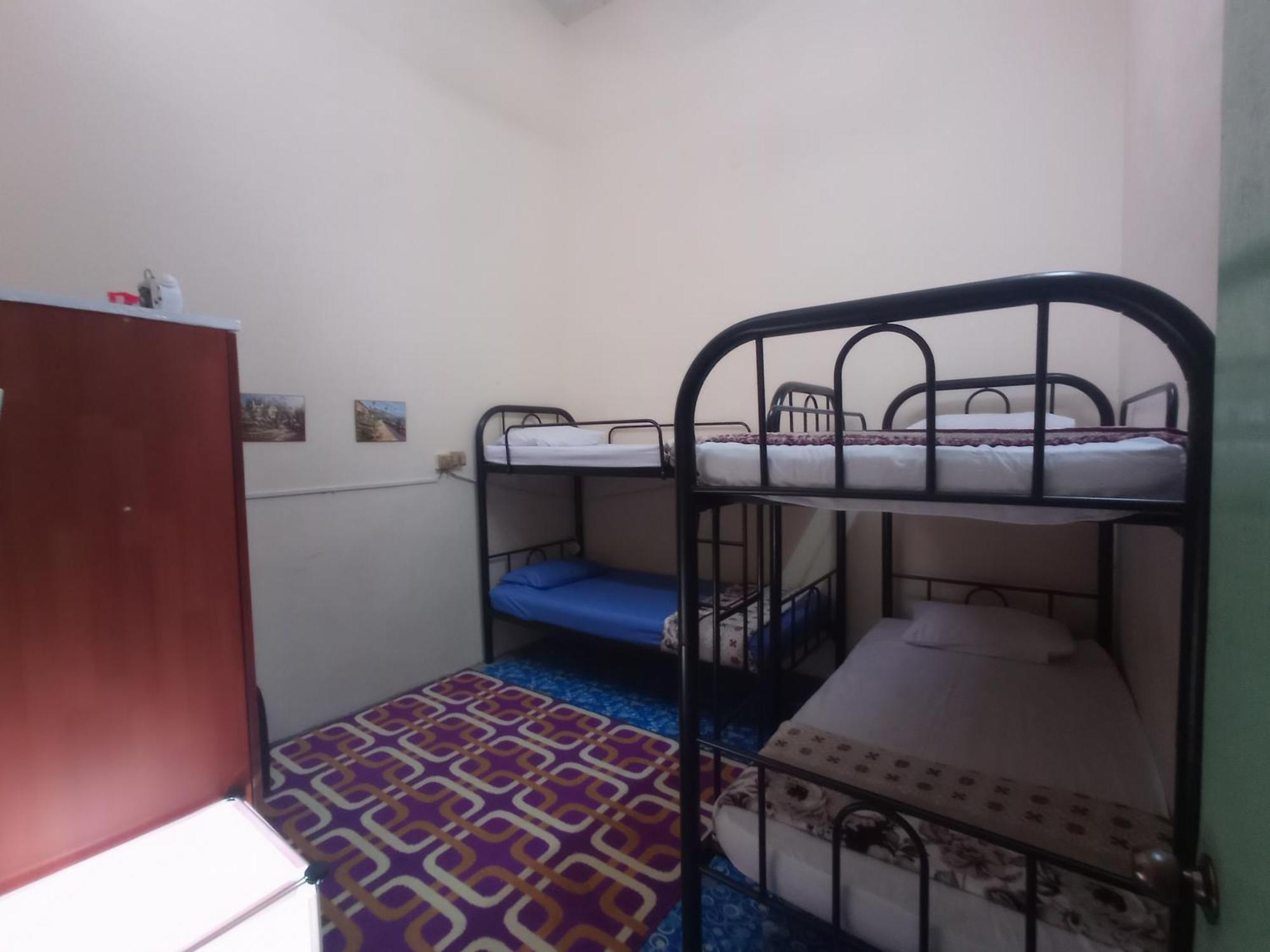 Homestay Melewar Парит Раджа Экстерьер фото